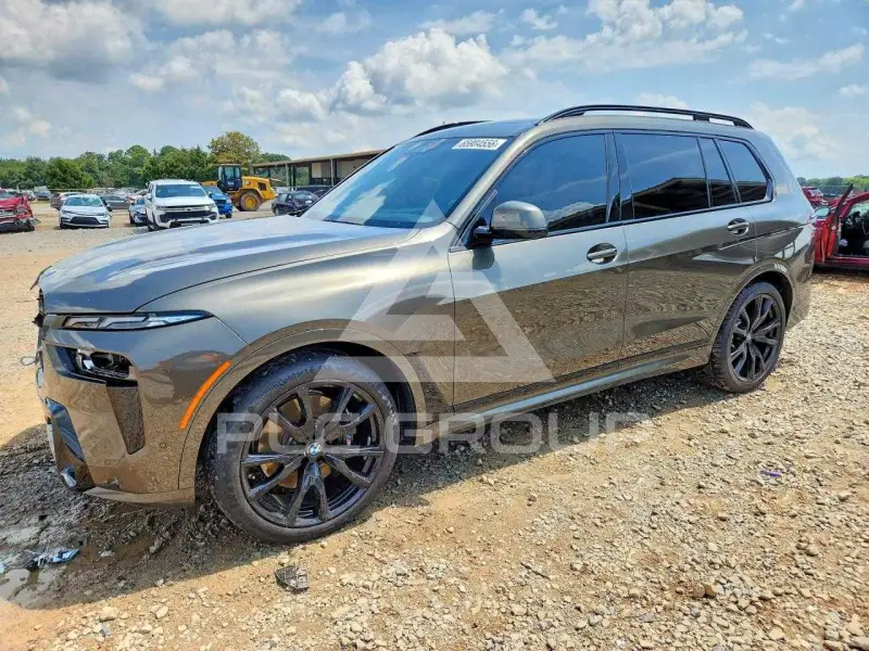 2025 BMW X7 фото
