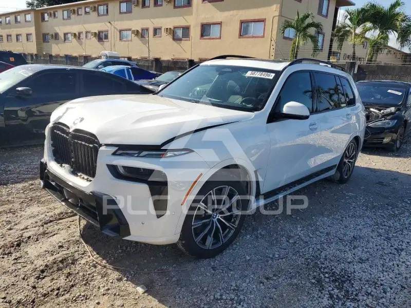 2025 BMW X7 photo