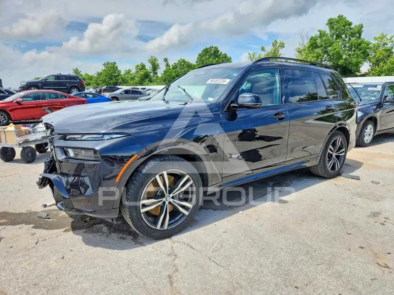 2025 BMW X7 фото