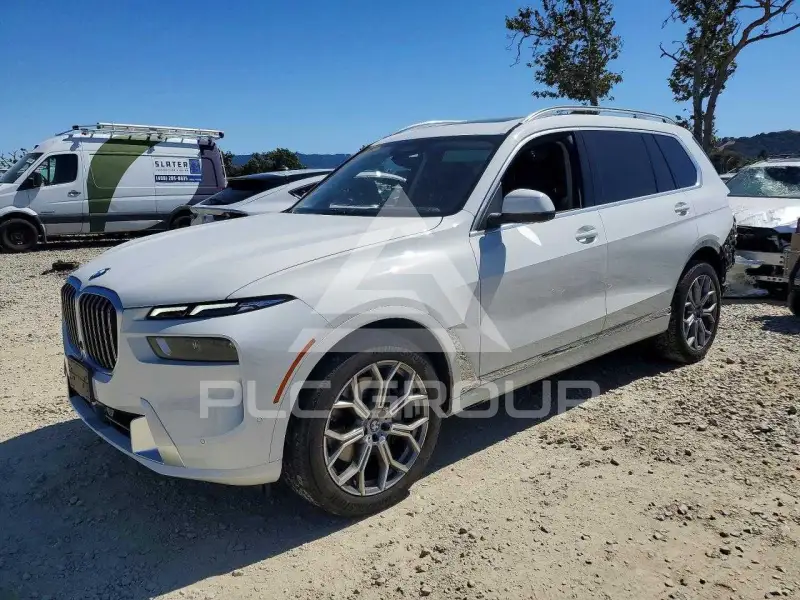 2025 BMW X7 фото