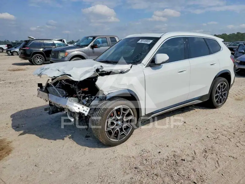 2025 BMW X1 photo