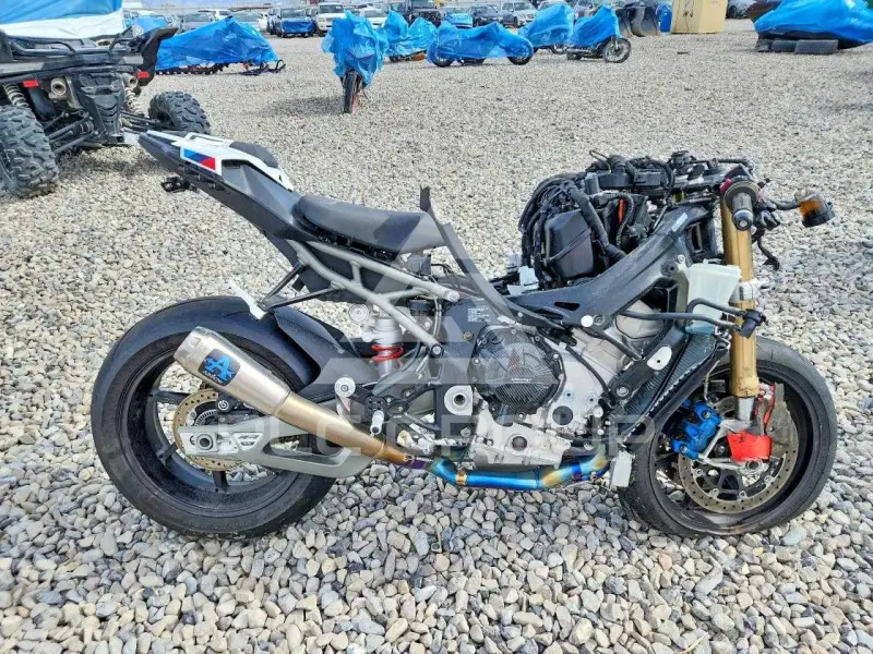 2025 BMW S1000 фото