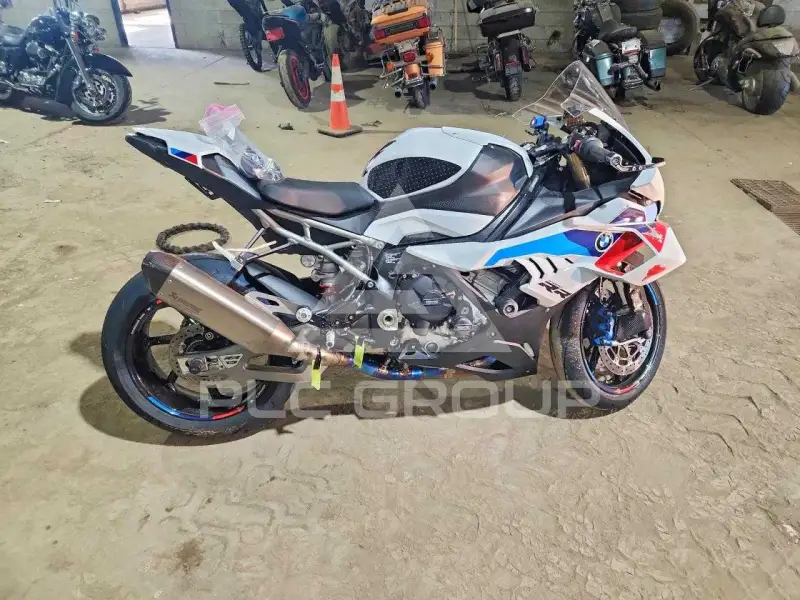 2025 BMW S1000 фото