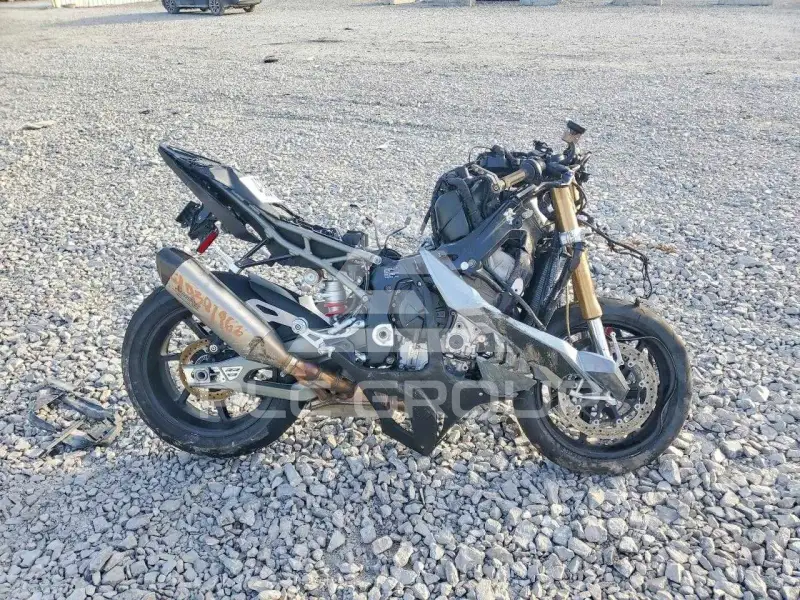 2025 BMW S1000 фото
