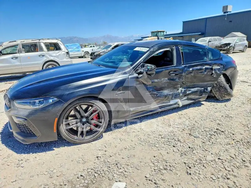 2025 BMW M8 фото