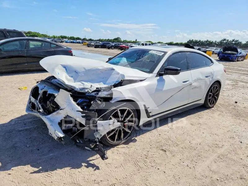 2025 BMW I4 photo