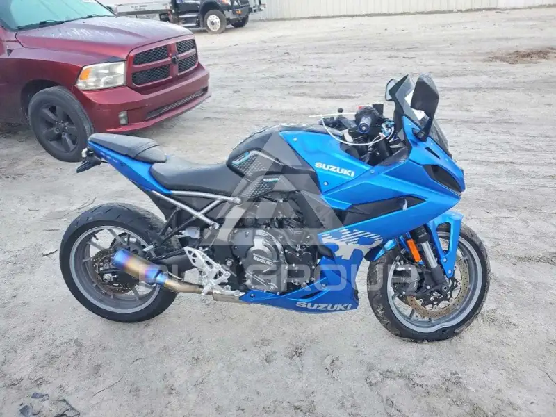 2025 Suzuki  photo