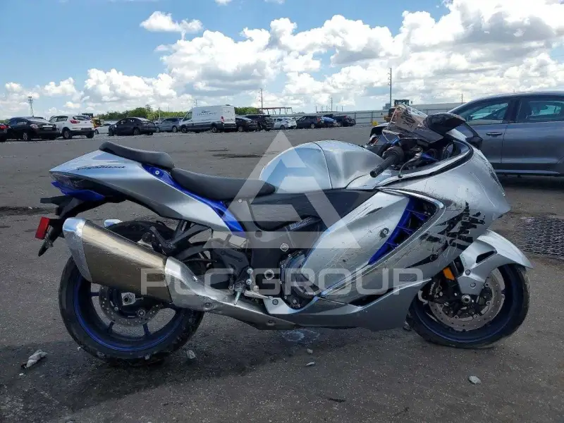 2025 Suzuki GSX1300 photo