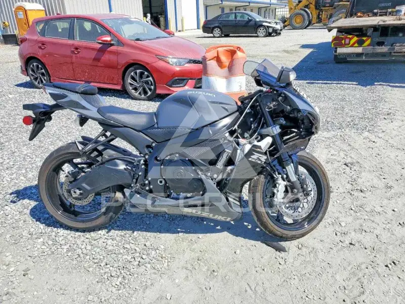 2025 Suzuki GSX photo
