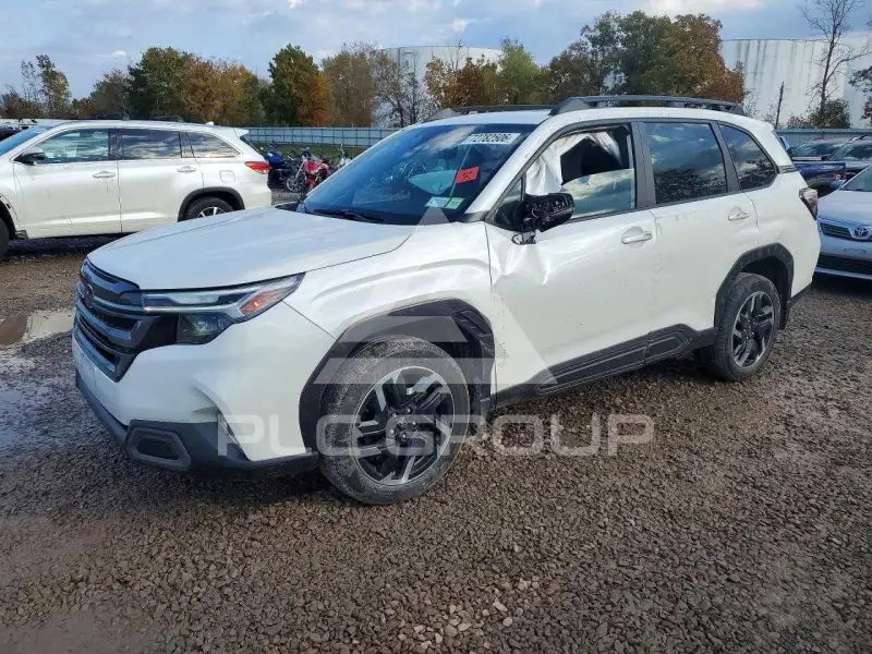 2025 Subaru Forester photo