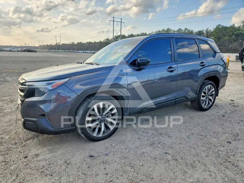 2025 Subaru Forester photo