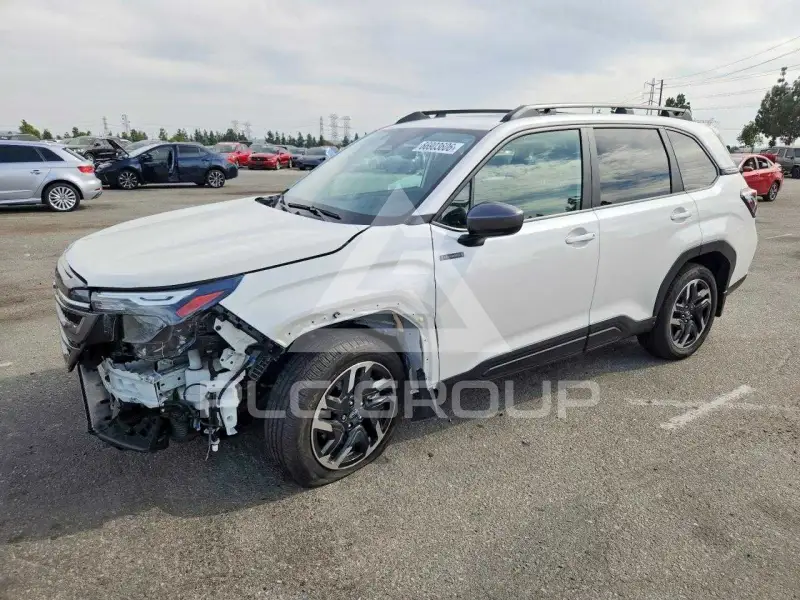 2025 Subaru Forester фото