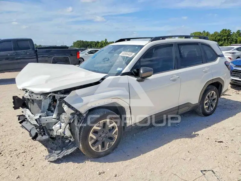 2025 Subaru Forester photo