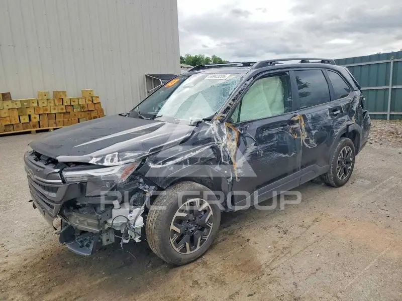 2025 Subaru Forester photo