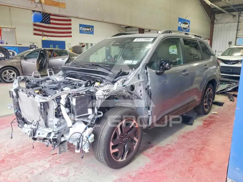2025 Subaru Forester photo