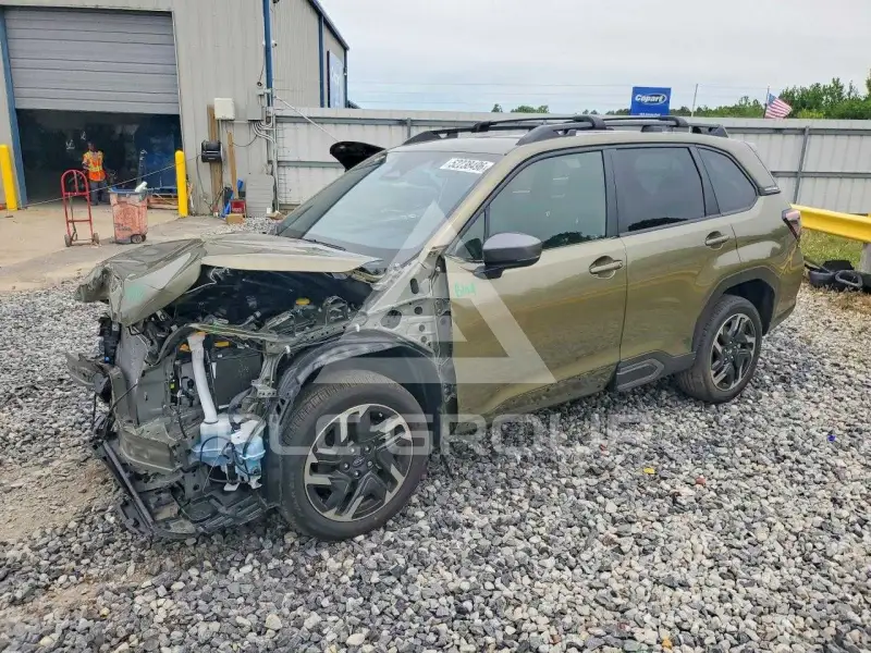 2025 Subaru Forester photo