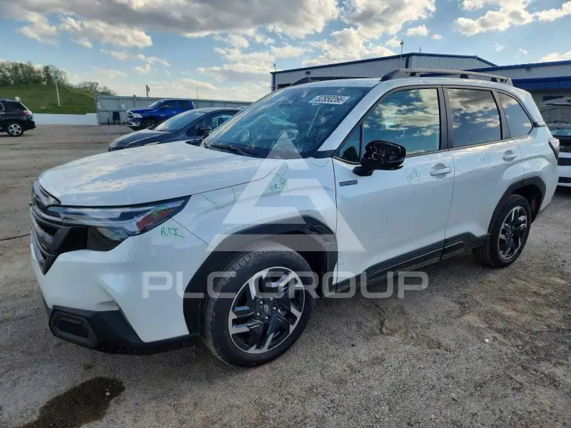 2025 Subaru Forester photo