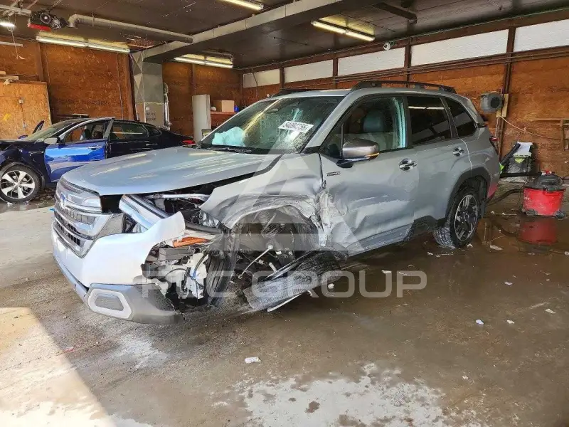 2025 Subaru Forester фото