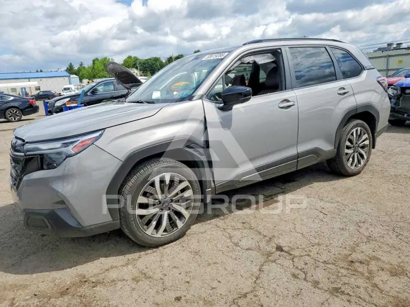 2025 Subaru Forester фото