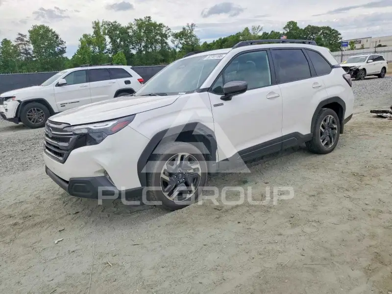 2025 Subaru Forester фото
