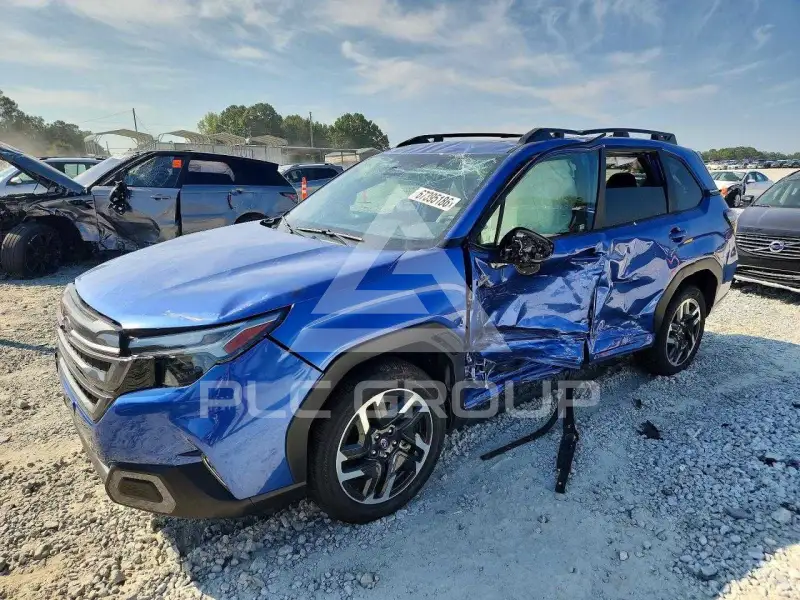 2025 Subaru Forester photo