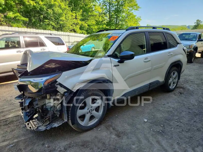 2025 Subaru Forester photo