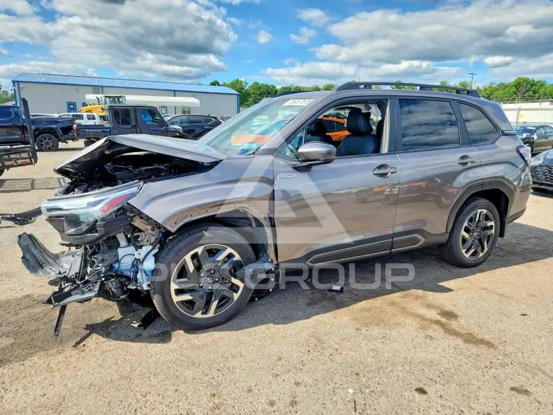2025 Subaru Forester photo