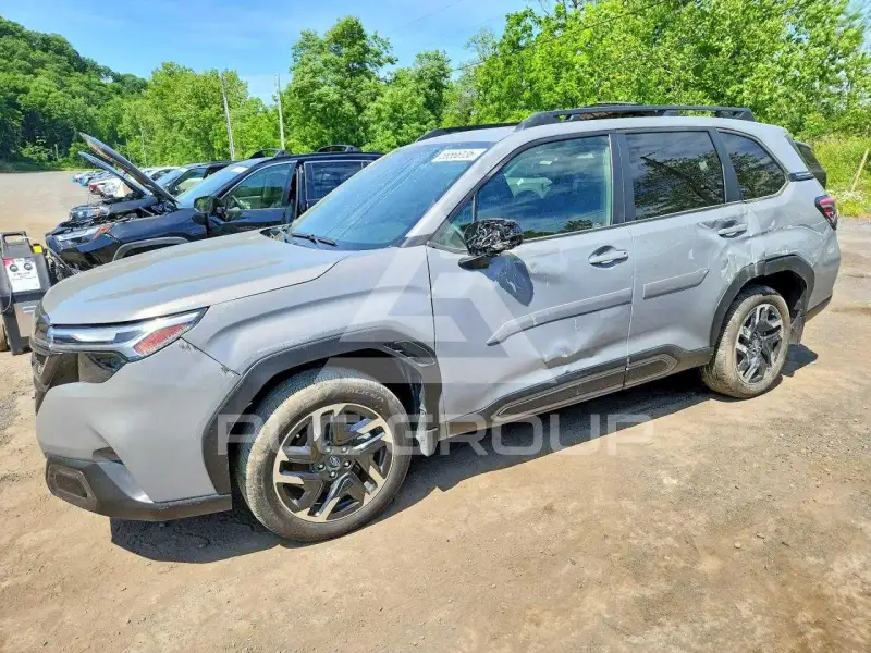 2025 Subaru Forester photo