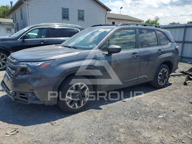 2025 Subaru Forester photo
