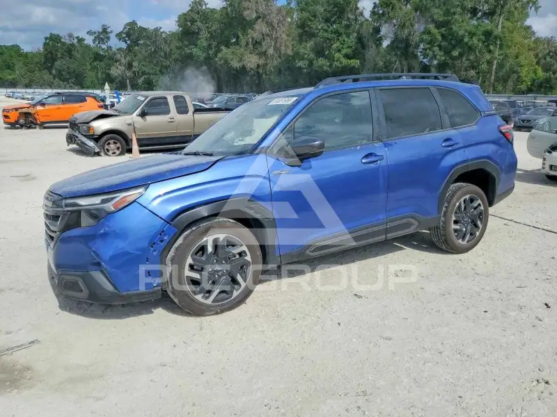 2025 Subaru Forester photo