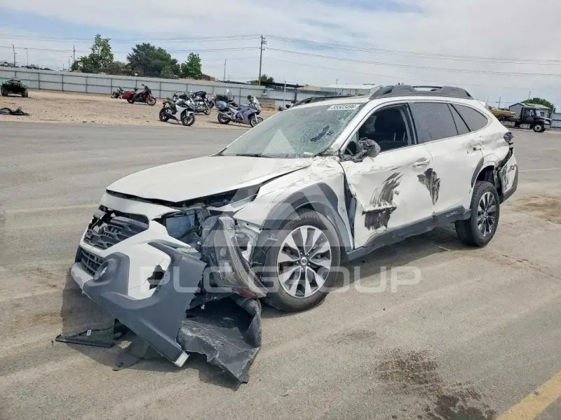2025 Subaru Outback photo