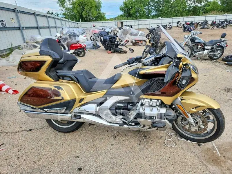 2025 Honda GL photo