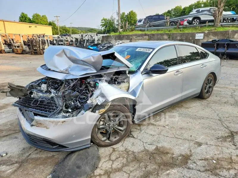 2025 Honda Accord photo
