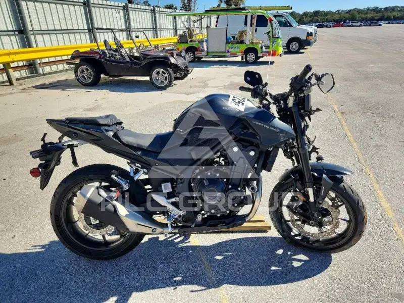 2025 Honda CB фото