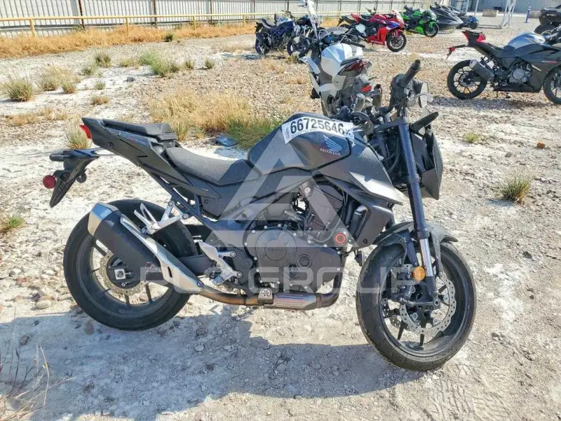 2025 Honda CB фото