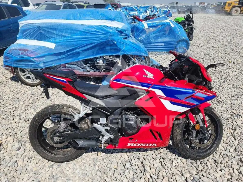 2025 Honda CBR photo