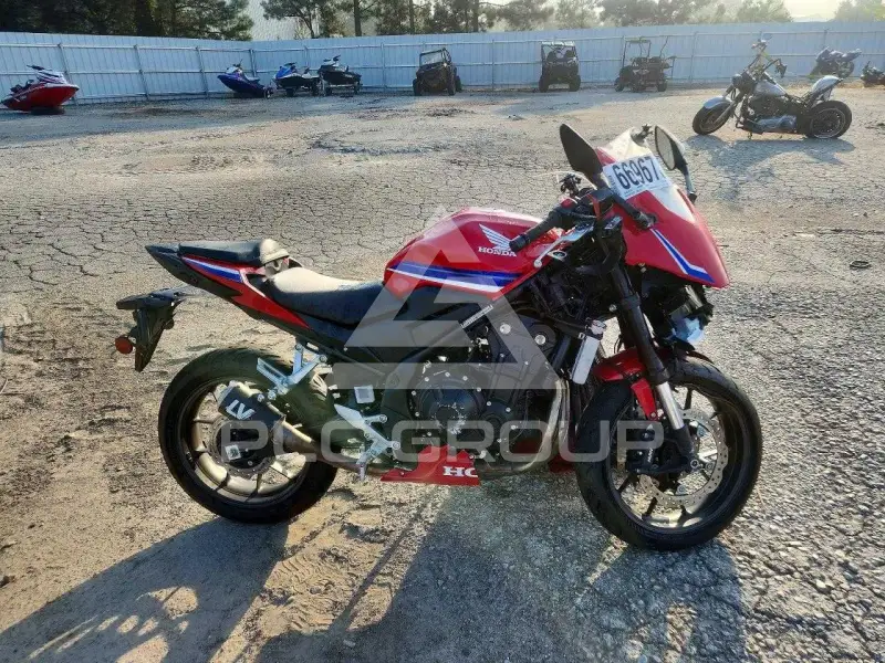 2025 Honda CBR photo
