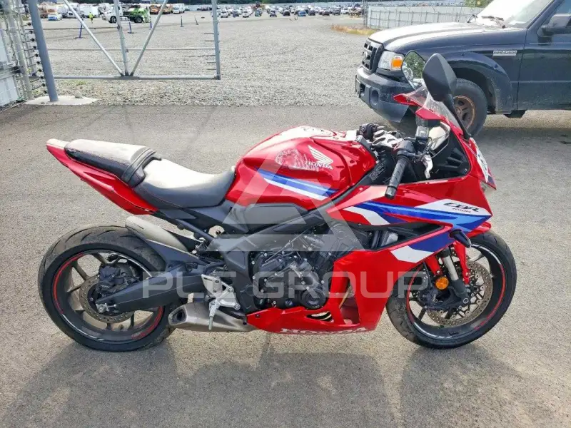 2025 Honda CBR фото