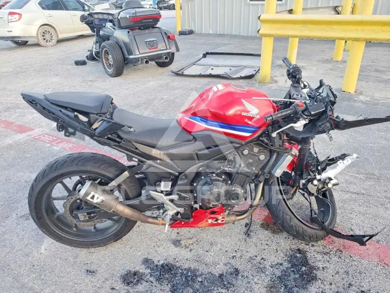 2025 Honda CBR photo
