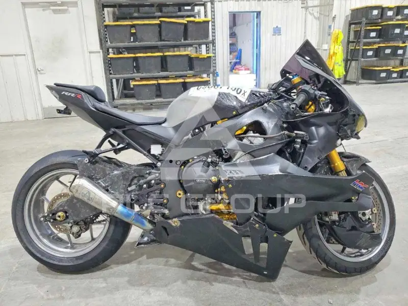2025 Honda CBR photo