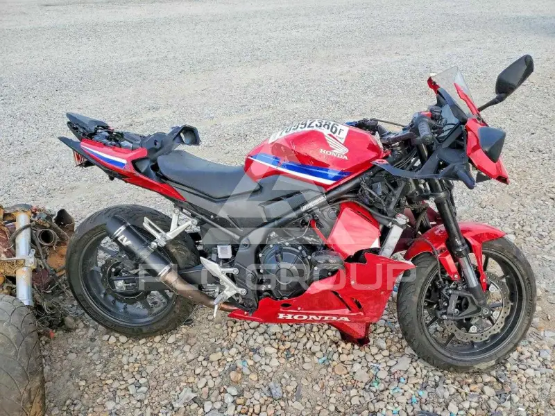 2025 Honda CBR photo