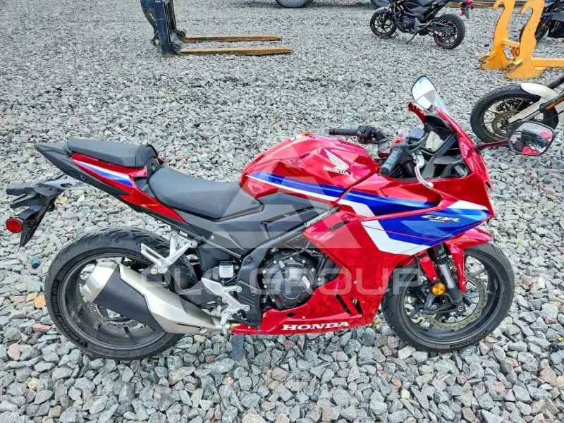 2025 Honda CBR photo