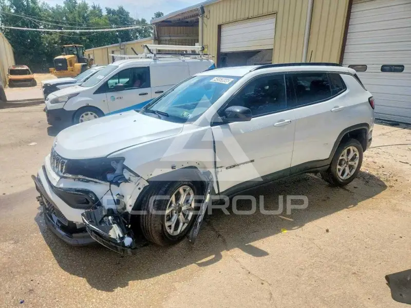 2025 Jeep COMPASS photo