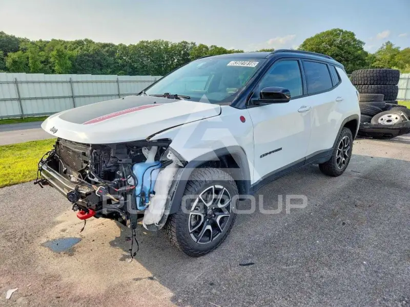 2025 Jeep COMPASS фото