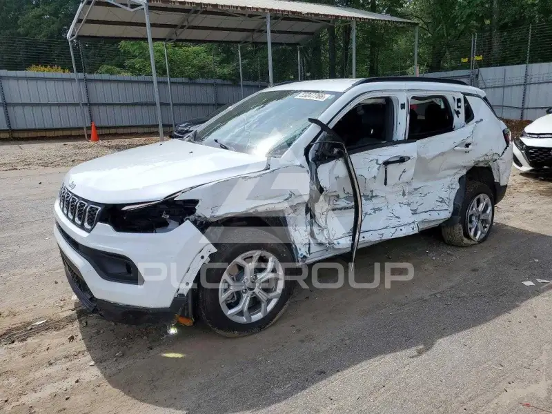2025 Jeep COMPASS photo