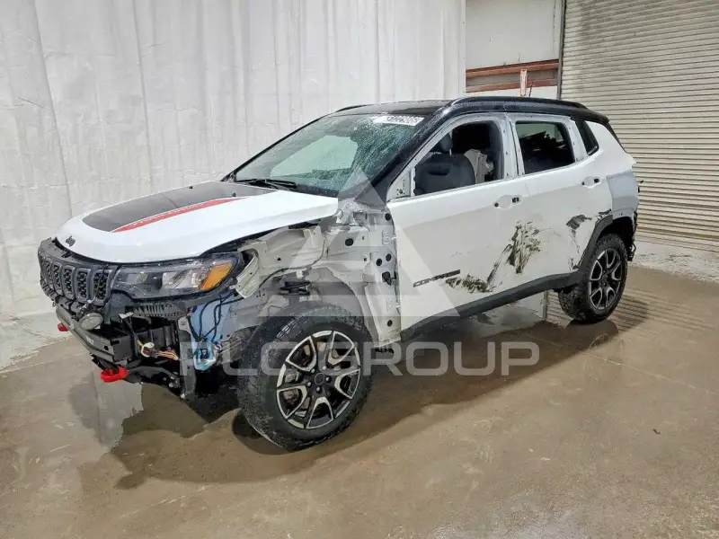 2025 Jeep COMPASS photo
