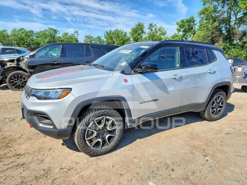 2025 Jeep COMPASS photo