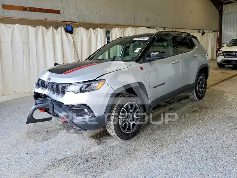 2025 Jeep COMPASS photo