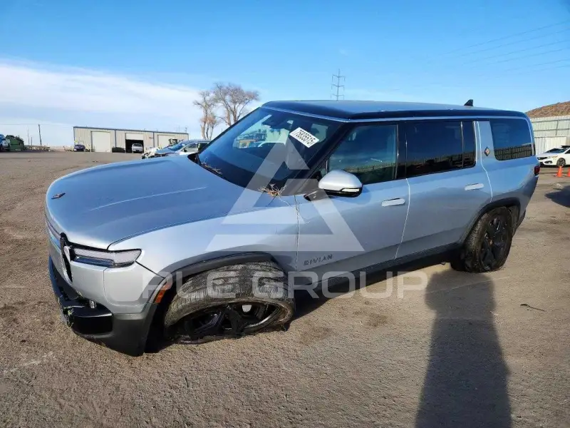 2025 Rivian R1S фото