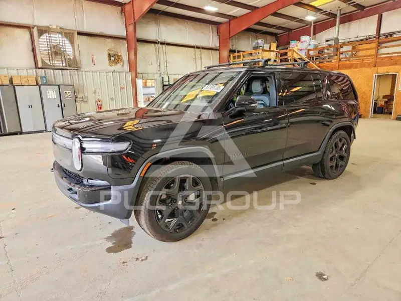 2025 Rivian R1S photo